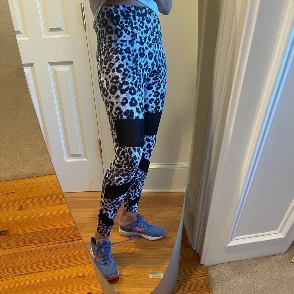 Black and white leopard leggings